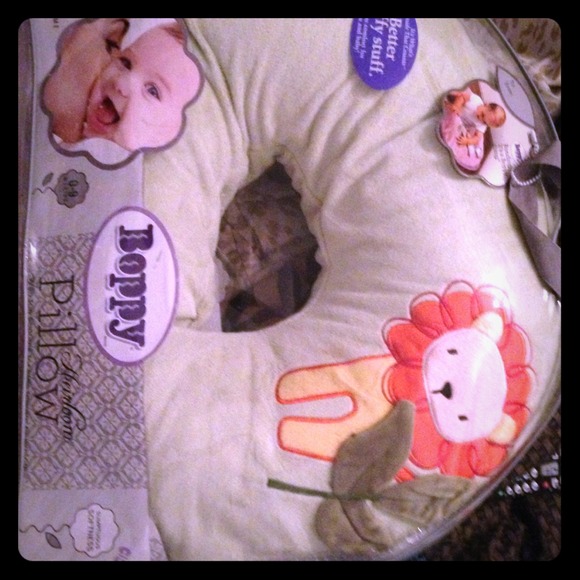 Boppy Heirloom Pillow w/ extra cover :)