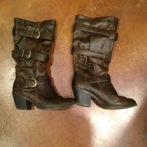 💛💛RESERVED💛💛Candies size 6 Buckled Boots