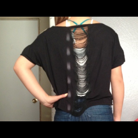 Lion Top - Picture 2 of 4