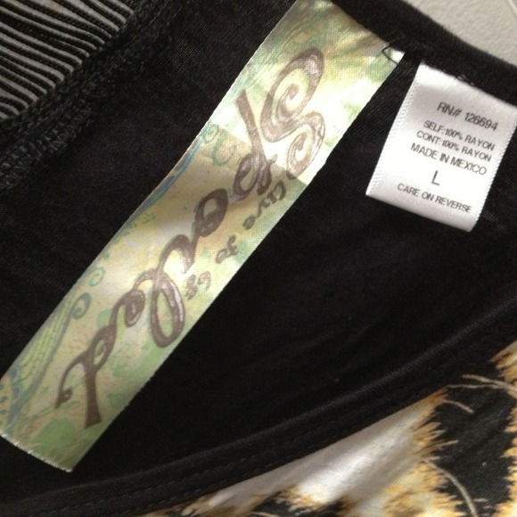 Lion Top - Picture 4 of 4