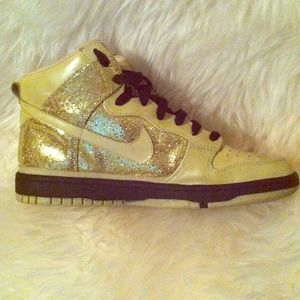 Golden Nike Dunks- size 8