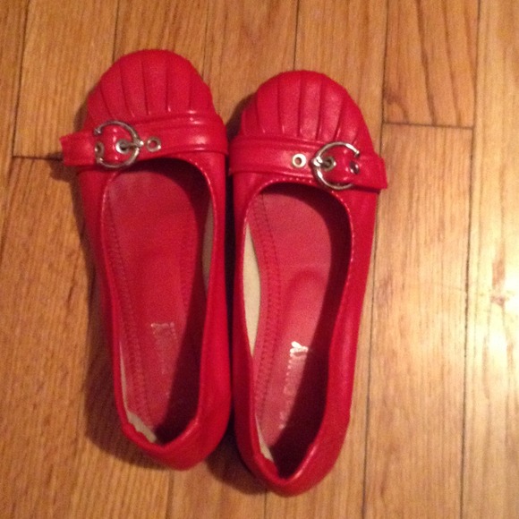 Via Pinky collection Flats
