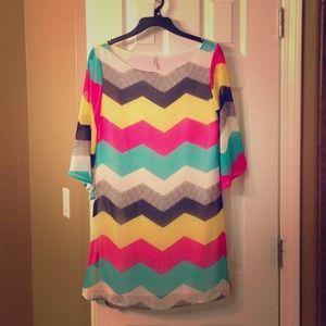 💢On Hold for @tabathadw💢Chevron Dress Size Med