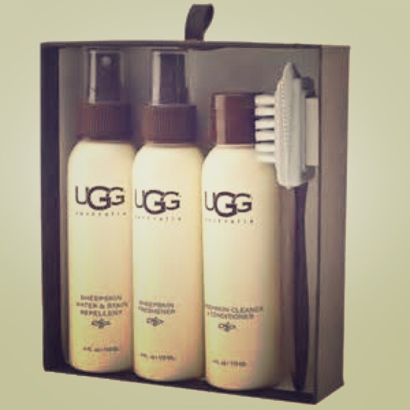 UGG sheepskin cleaner kit! NEW!
