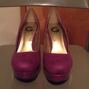 Dark pink fabric pumps