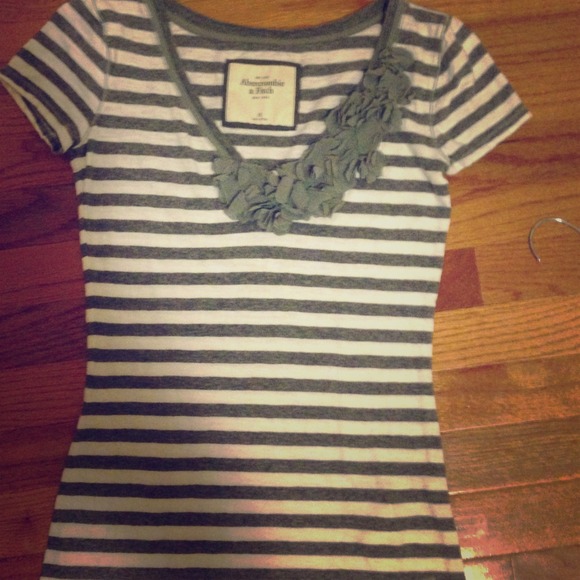 Abercrombie Fitch grey and white T shirt