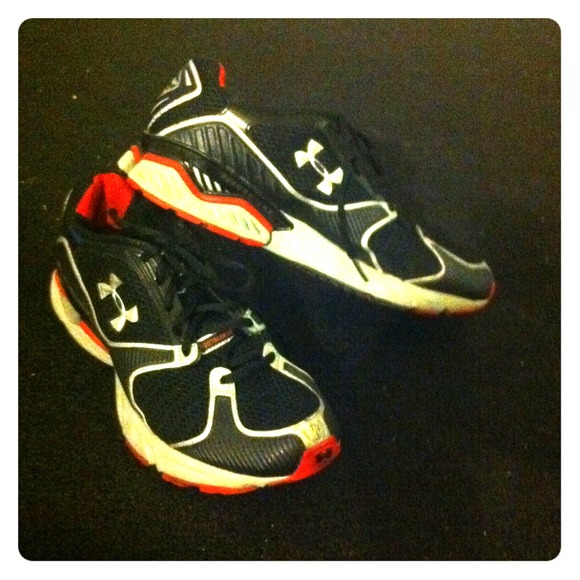 Under Armour Sneakers