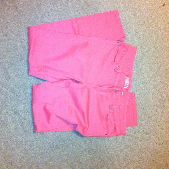 📢🎉SOLD IN BUNDLE! Pink, hot!! Skinny jeans.