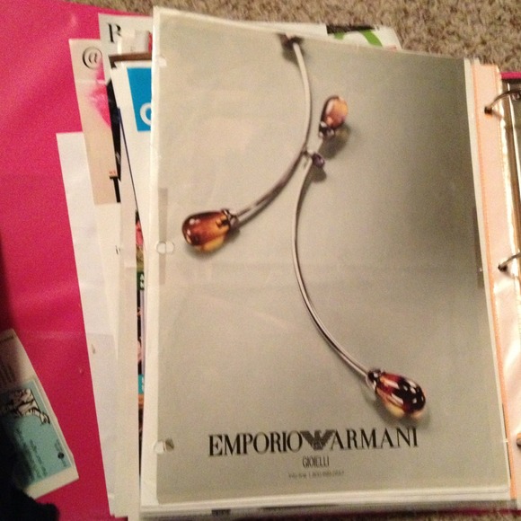 LOOKING FOR THESE ARMANI GIOELLI EARRINGS. - Picture 1 of 3
