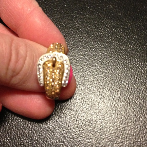 Very bling buckle ring! - Picture 2 of 3