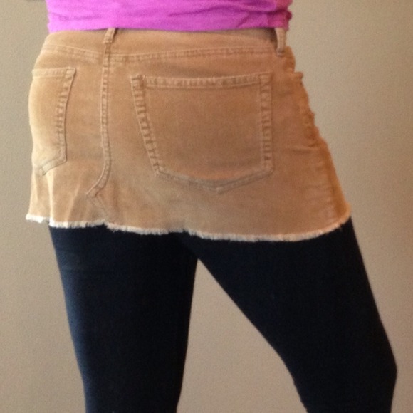 🎁 GIFTED 🎁 corduroy Hollister mini skirt, sz 7 - Picture 2 of 3