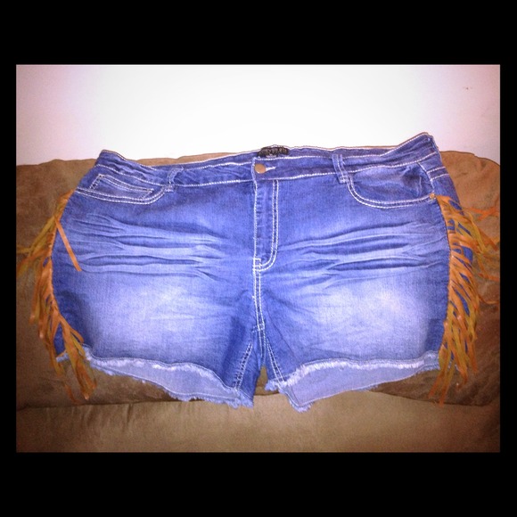 Forever 21+ Plus size denim shorts Size 20 - Picture 1 of 1