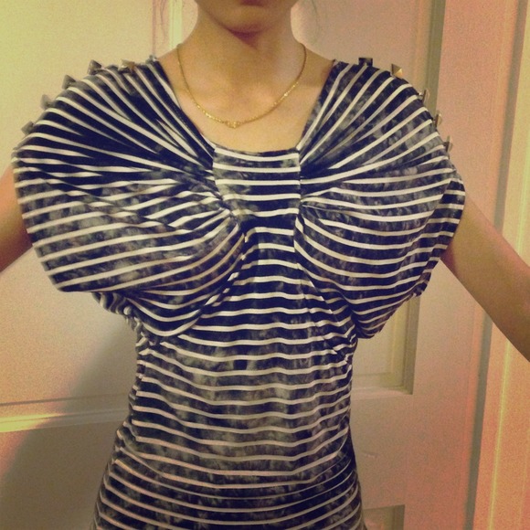 Butterfly shape top