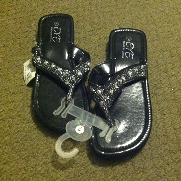 Black chic sandals