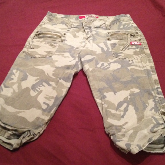 Bongo camo capris