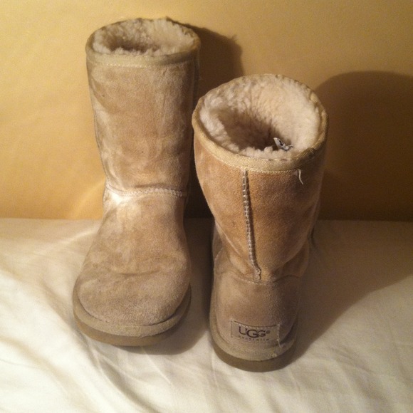 UGG Women's Classic Short Sand Sheepskin