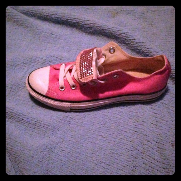 BEDAZZLED PINK CONVERSE!!!! PINK DIAMOMDS! - Picture 1 of 4