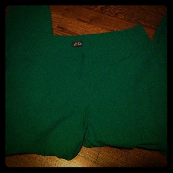 🚫SOLD🚫Bright green pants