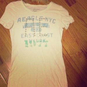 American eagle white t shirt
