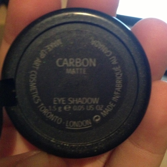 Authentic MAC Carbon Eyeshadow - Picture 3 of 3