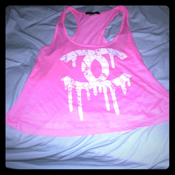 CHANNEL SYMBOL HOT PINK TANK! LOOSE AND SEXY!! - Picture 1 of 2