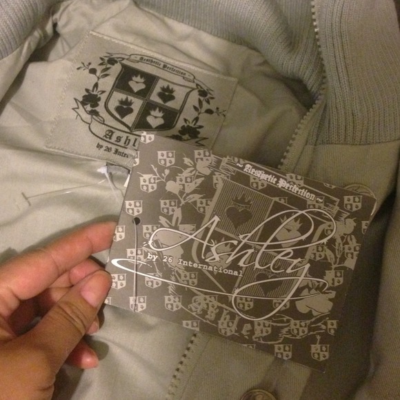 Ashley jacket - Picture 2 of 4