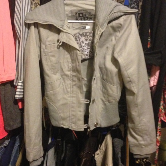Ashley jacket - Picture 3 of 4