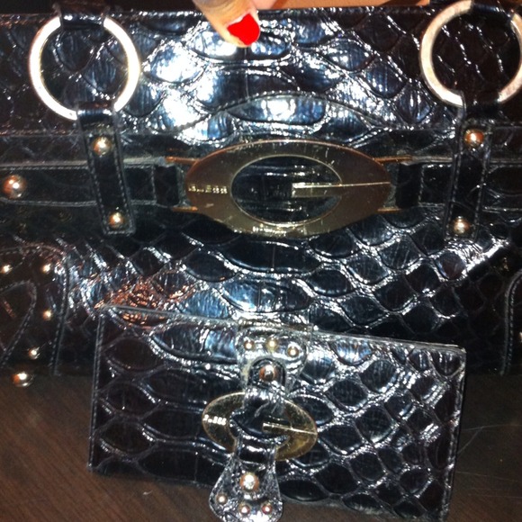 **REDUCED** Black GUESS purse and matching wallet