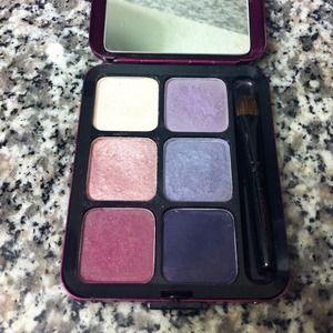 Bundle for lucylaw mac eyeshadows and palette