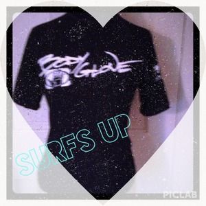 Black body glove surf shirt