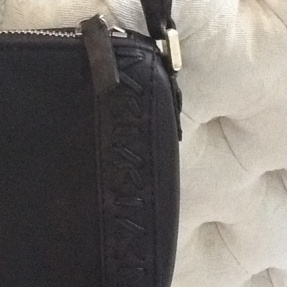 Handbag - Picture 2 of 3