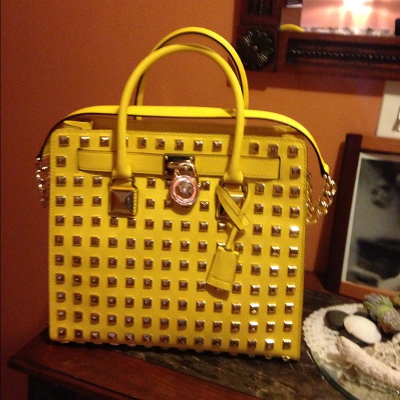 Michael Kors Handbags - Michael kors💥💥Host pic💥💥10/24/2013