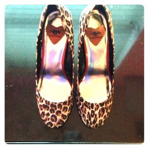 Rocket dog leopard heels size 10
