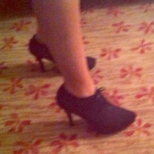 Additional a pictures of shoes