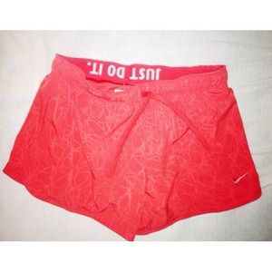 NIKE ATHLETIC SHORTS
