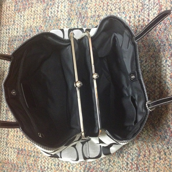 Authentic Coach Purse - Picture 2 of 4