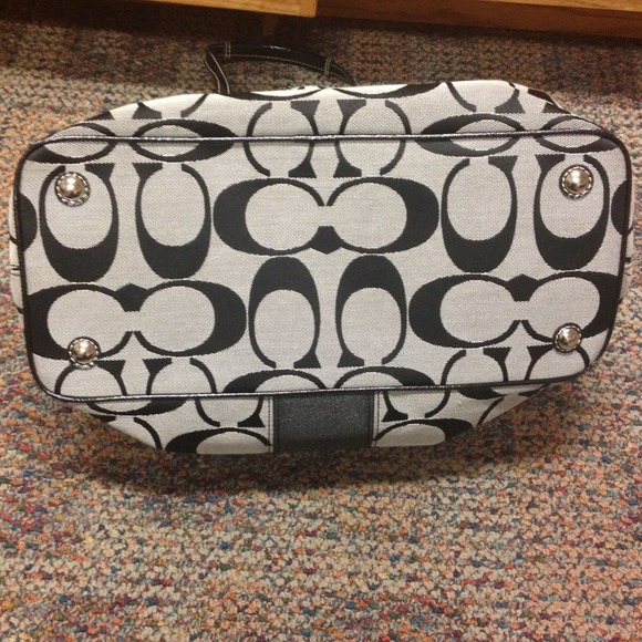 Authentic Coach Purse - Picture 3 of 4