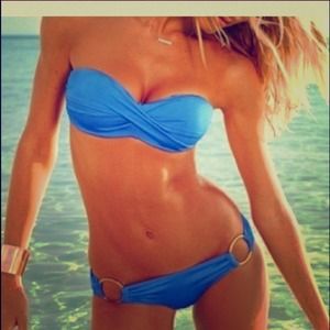 Size medium bandeu bathing suit!