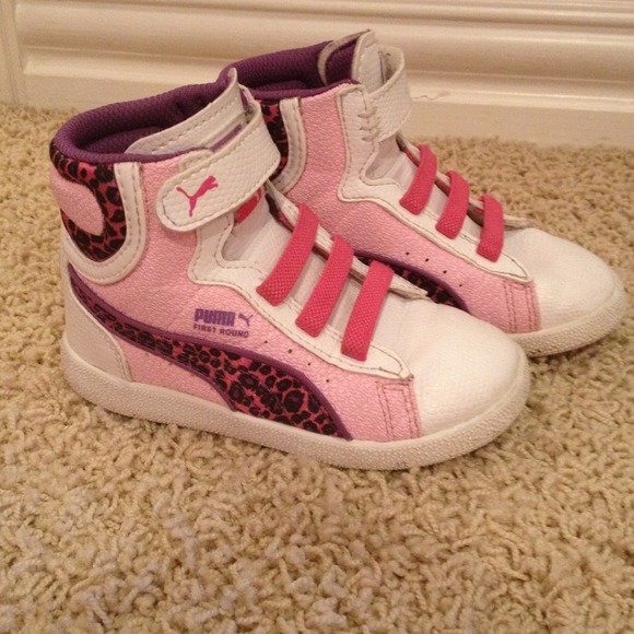 Toddler Puma high tops. Size 7