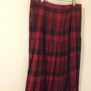 🎁SOLD on Ebay🎁Mid calf plaid wool pleated skirt