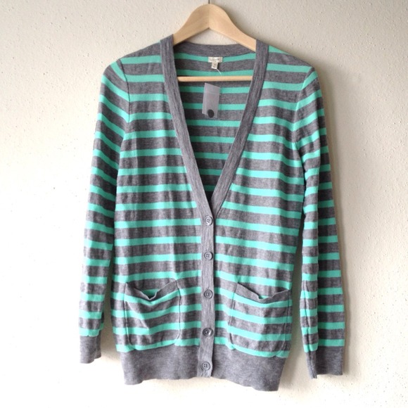 ❌SOLD in Bundle J. Crew Mint & Gray Sweater. - Picture 2 of 4