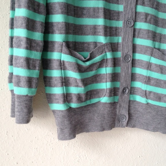 ❌SOLD in Bundle J. Crew Mint & Gray Sweater. - Picture 4 of 4