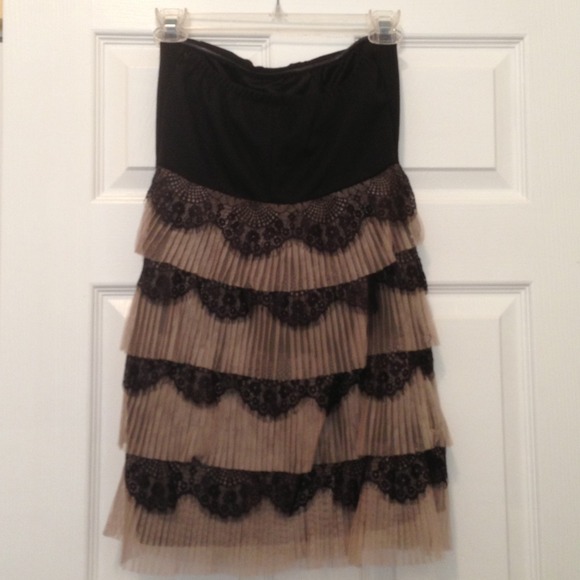 ♦️SOLD♦️ 👗 Strapless Black and Lace dress - Picture 3 of 4