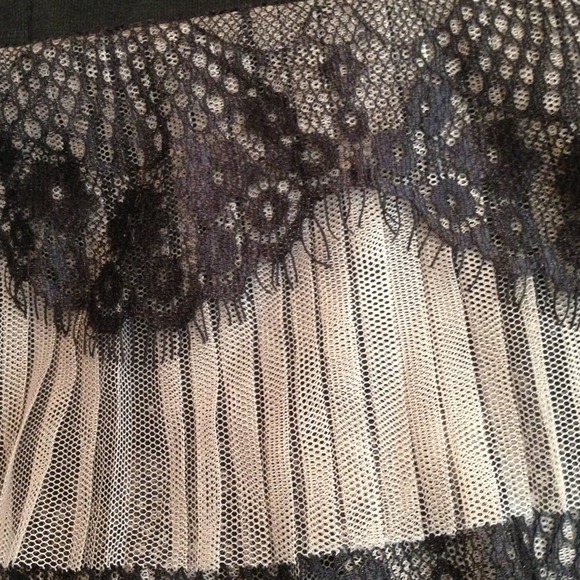 ♦️SOLD♦️ 👗 Strapless Black and Lace dress - Picture 4 of 4