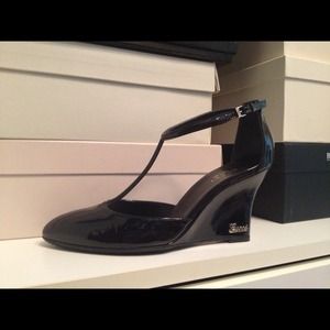 Gucci shoes, brand new