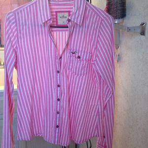 Hollister long sleeve shirt&flower shirt bundle😘