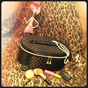 💰BUNDLED💰Cosmetic case/storage