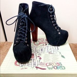 Lita blue suede