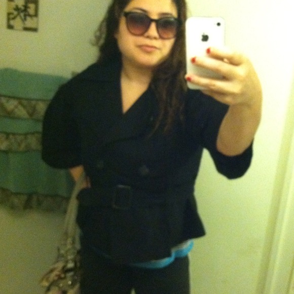 GUESS Coat!!🔥sale🔥 - Picture 2 of 3