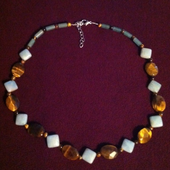 Green and brown stone necklace💰 - Picture 4 of 4